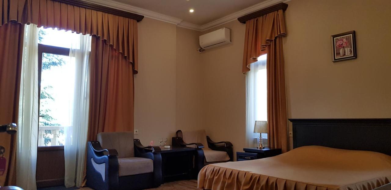 Ruzan Hotel Ijevan Exterior foto